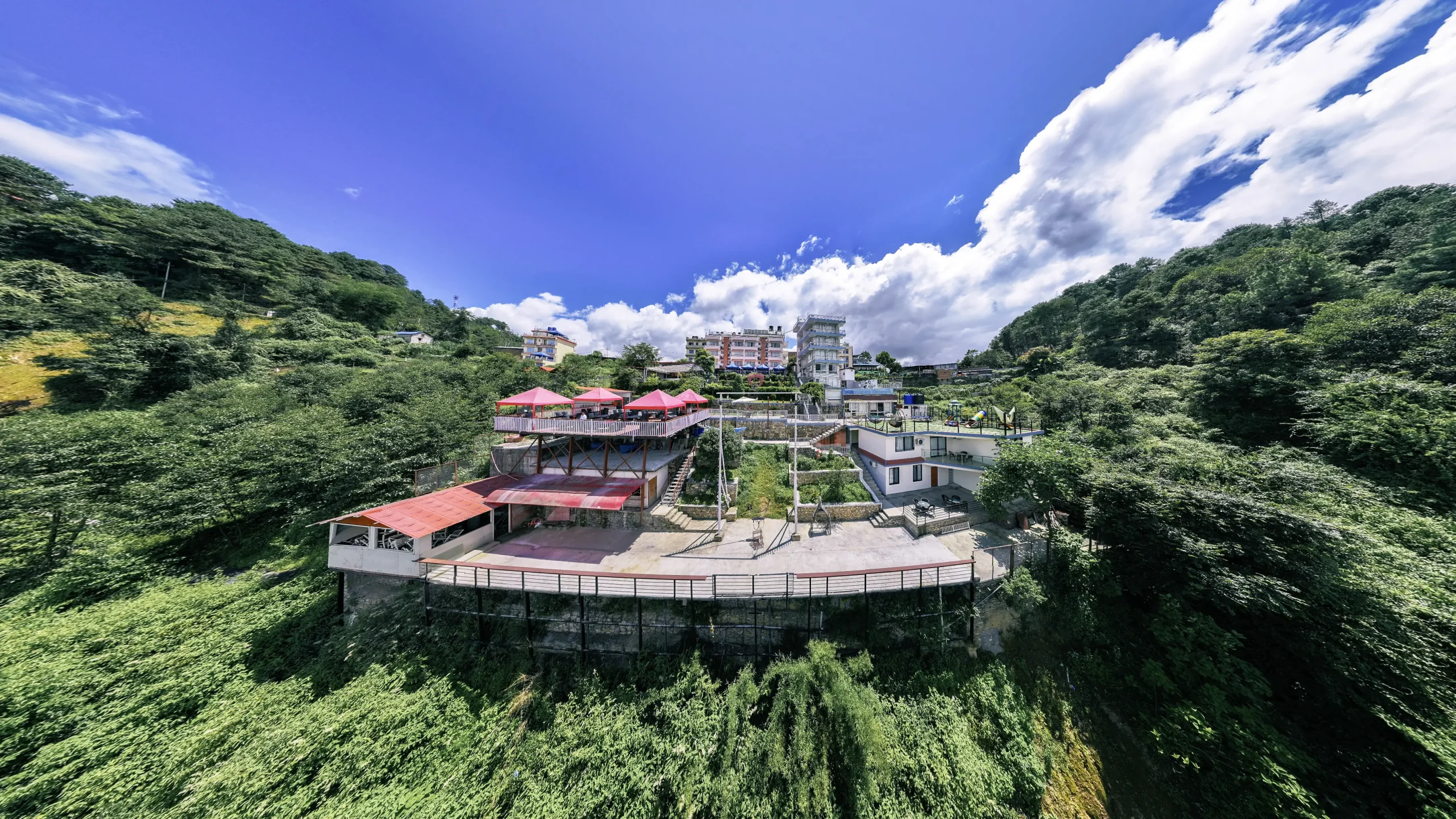 Where Luxury Meets the Horizon.